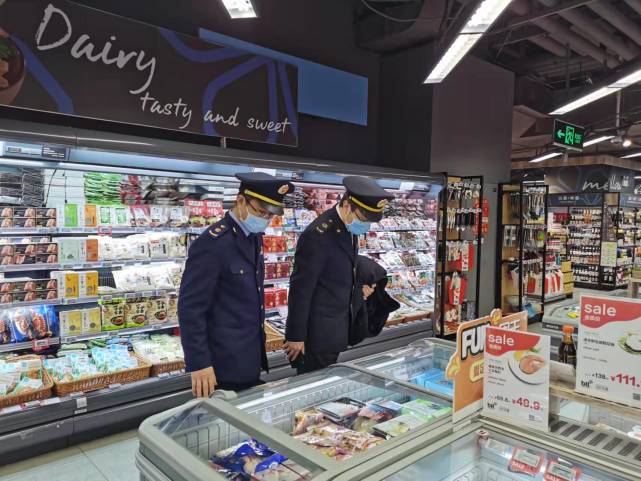 北京东城区强化监管 线上线下联动排查重点水产品与烟草零售